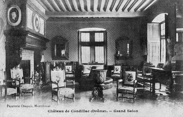 Condillac.- Le grand salon du château plusieurs fois remanié entre le XIIe et XVIIIe siècle.