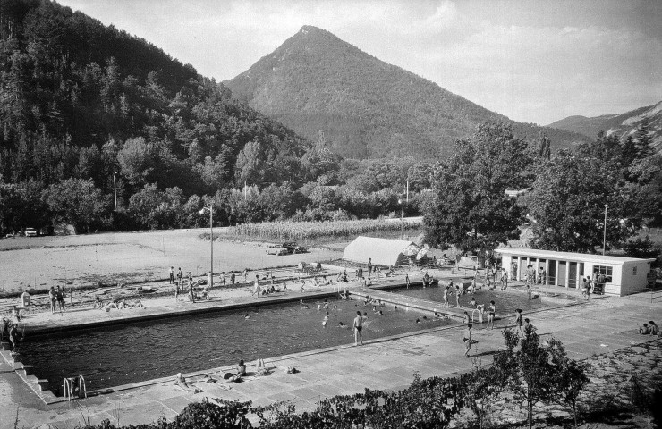 Châtillon-en-Diois. - La piscine.