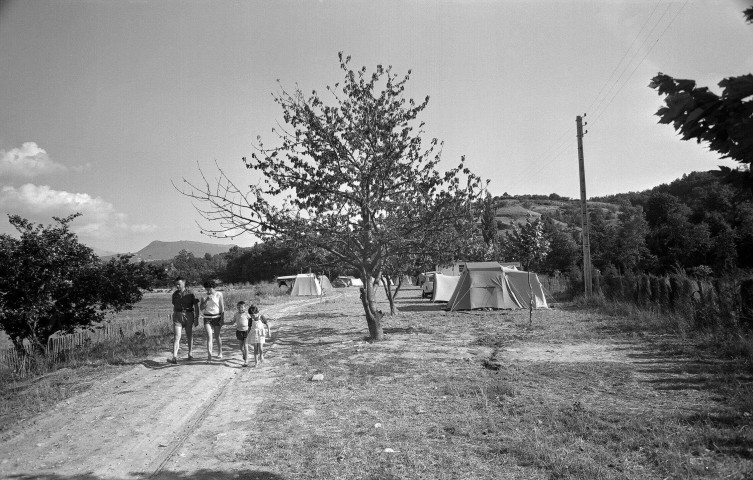 Bourdeaux.- Le camping