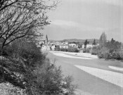 Aouste-sur-Sye.- Vue du village et de la Drôme.