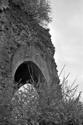 Allan. - La façade nord de la chapelle Barbara.