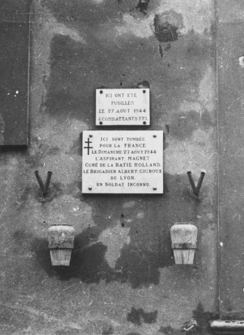 14. Brigade de Bourg-de-Péage. Nature de la commémoration : stèle. Lieu : Bourg-de-Péage, rue du 27 août. Nombre de victimes, mortes au combat : 3 ; fusillées : 4. Circonstances : le 27 août 1944, 3 morts au combats et 4 fusillés (FFI).