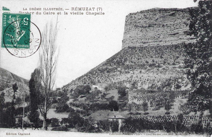 La chapelle Saint-Eutrope et Saint-Michel au pied du rocher du Caire.