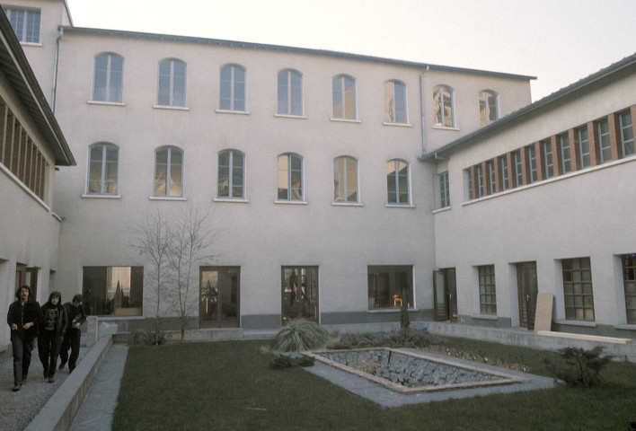 Lyon.- La cour de la maison des Compagnons du Devoir.