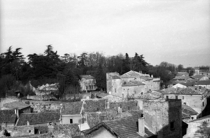 Étoile-sur-Rhône. - Vue du château Saint-Ange.