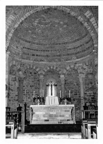 Le chœur de l'église Notre-Dame de Beauvert.