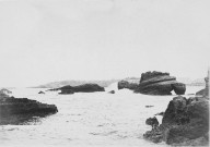 Biarritz (Pyrénées-Atlantiques). - Rochers dans l'océan.