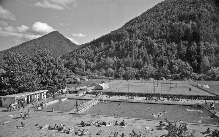 Châtillon-en-Diois. - La piscine.