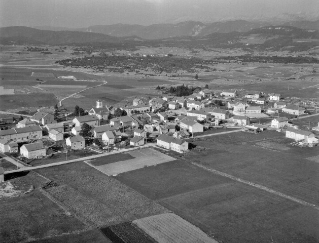 Vassieux-en-Vercors.- Vue aérienne du village.