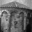 Donzère.- Le chevet de l'église Saint-Philibert, elle était celle d'une abbaye de l'ordre de Saint-Benoît.