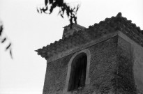 Montclar-sur-Gervanne.- La face nord du clocher de l'église Saint-Jacques et Saint-Philippe du hameau de Vaugelas.