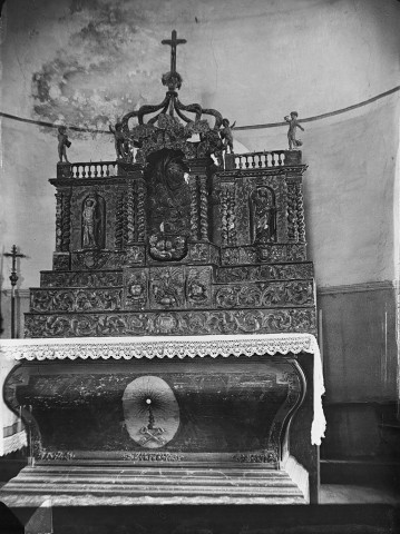 Bouvante.- L'autel de l'église saint Pierre.