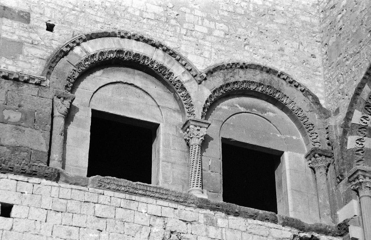 Montélimar. - Détail de la façade ouest du château des Adhémar.