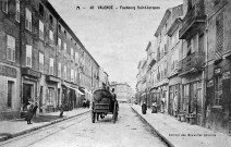 Valence.- Faubourg Saint-Jacques, les rails du tramway de la ligne Valence-Chabeuil mise en service fin 1894.