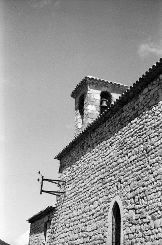 Lemps.- La façade sud de l'église Saint-Pierre.