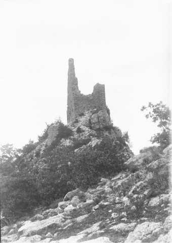 Lieu non identifié. - Ruine d'une tour.
