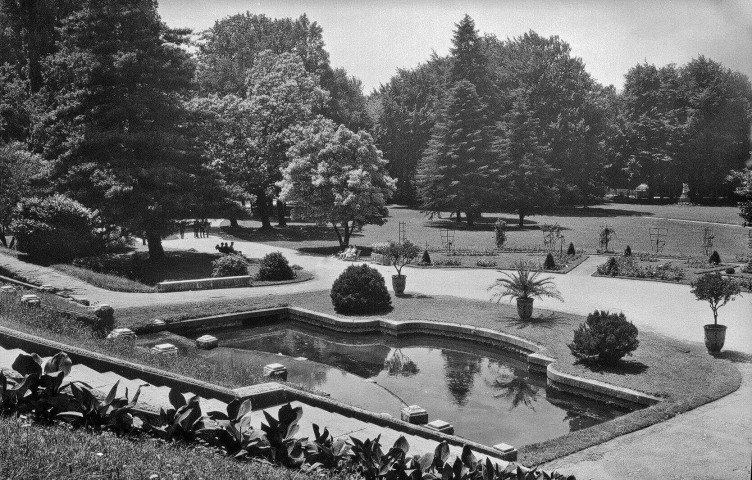 Valence.- Les escaliers du parc Jouvet.