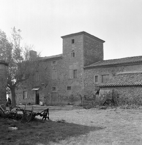 Étoile-sur-Rhône.- La ferme Dorne hameau les Josserands.