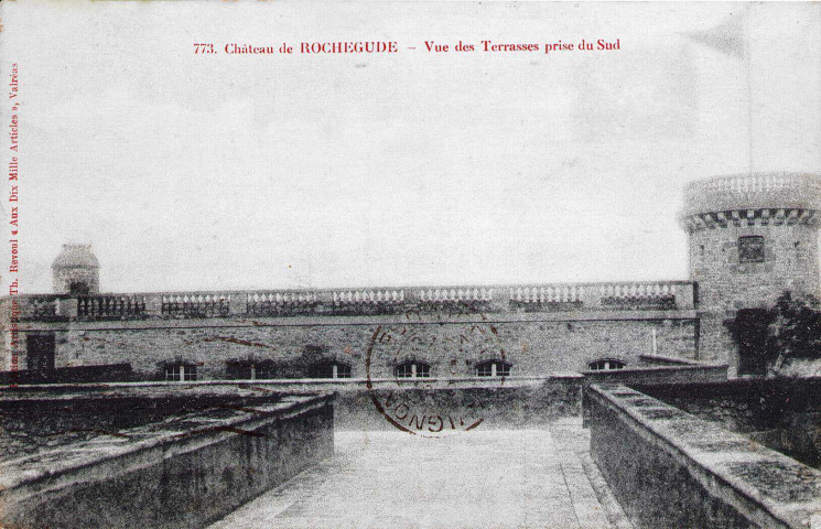 Vue des terrasses du château.