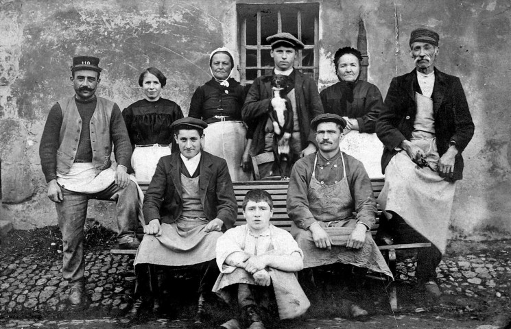 Malissard.- Groupe de personnes.