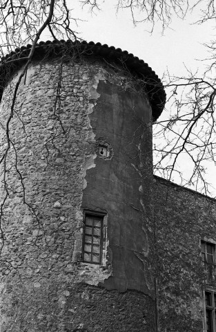 Saint-Vallier. - La tour sud-est du château.