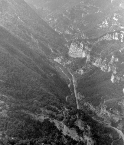 Vue aérienne des gorges des Gats.
