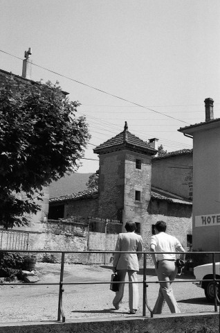 Jaillans. - Le clocheton de la cure.