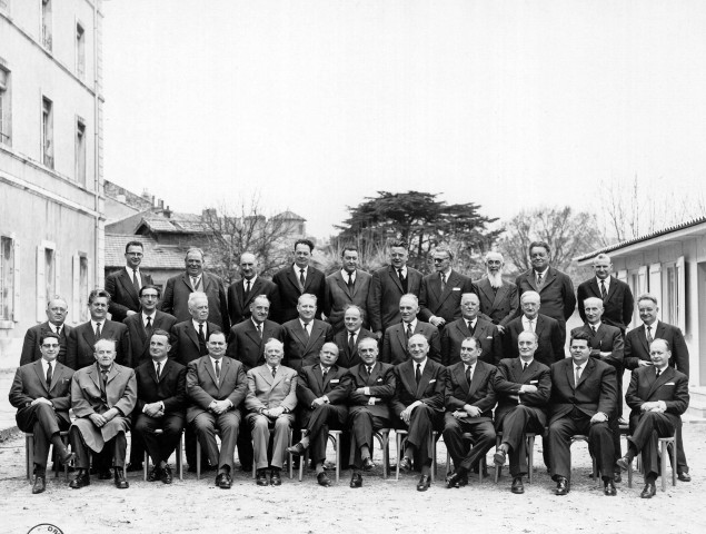 Valence. - Le Préfet et le Conseil Général, son président et les conseillers généraux, en 1962.