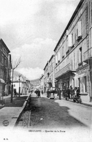 La poste rue Justin Jouve.