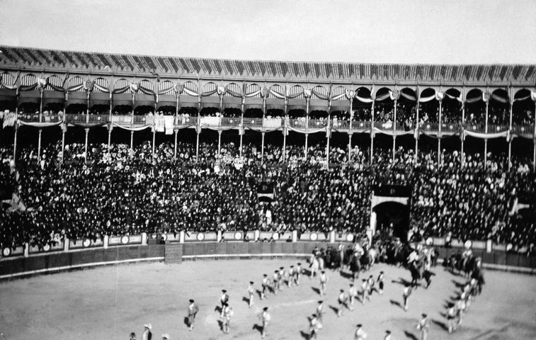 Spectacle organisé à l'occasion du voyage officiel d'Émile Loubet en Espagne du 22 au 26 octobre 1905.