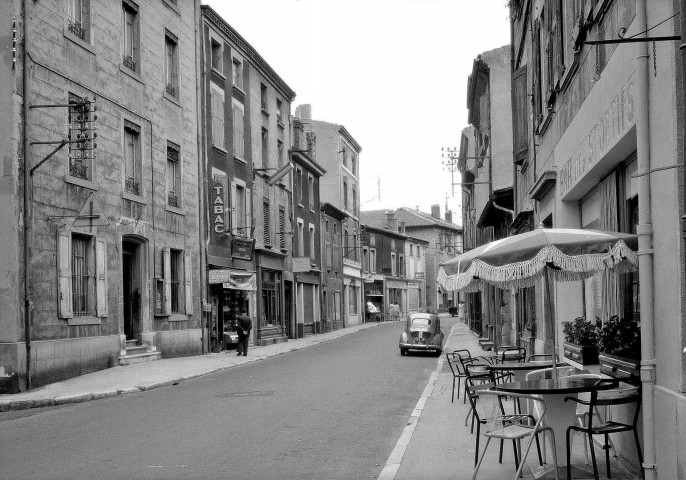 Saint-Vallier-sur-Rhône.- Rue Président Wilson.