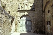 Bouchet.- Le portail de l'église Notre-Dame.