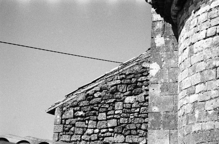 Clansayes. - Détail du chevet de l'église Saint-Michel.