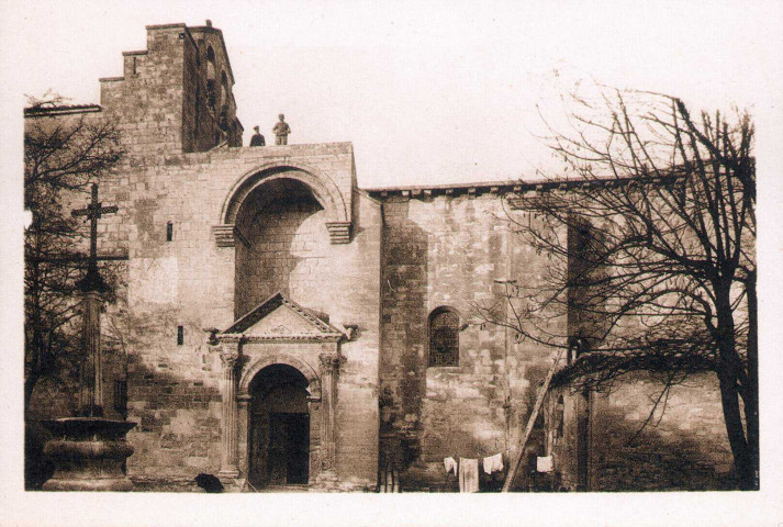 L'église Saint-Restitut.