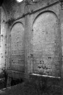 Aleyrac. - Mur nord de la nef du prieuré Notre-Dame-la-Brune, ruiné en 1385.