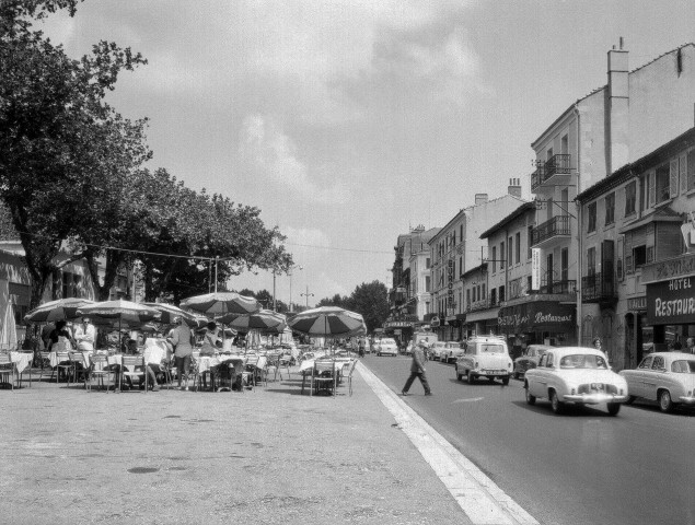 Valence.- Terrasse avenue Félix Faure.