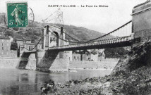 Le pont suspendu sur le Rhône, détruit en 1944.