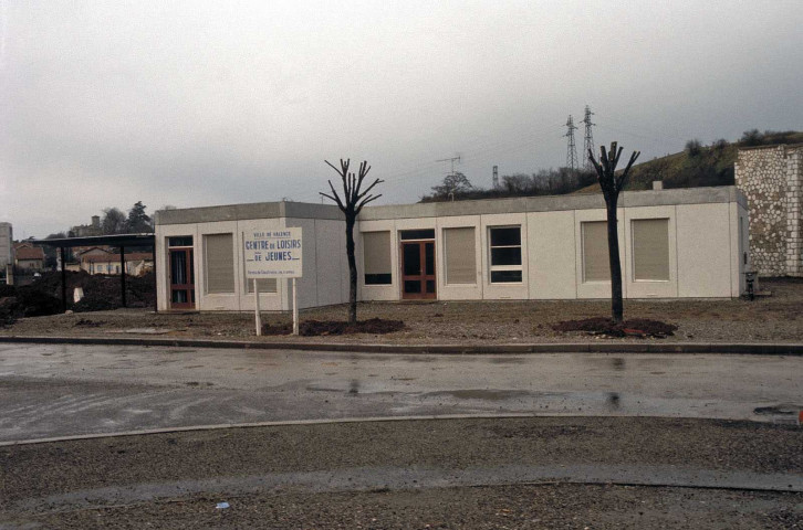 Valence.- Aménagement du centre de loisirs au polygone sur l'ancien parcourrt du combattant.