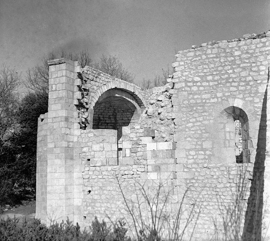 La Garde-Adhémar. - La chapelle du Val des Nymphes fut restaurée et retrouva une couverture en 1991.