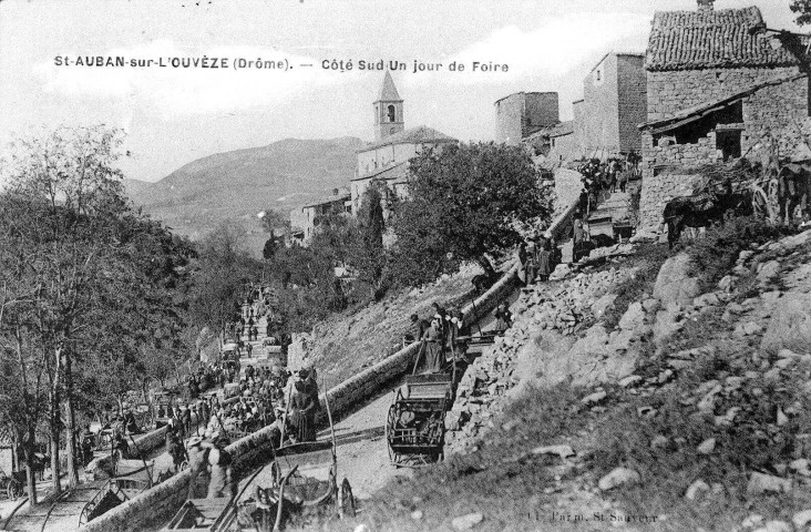 Le village un jour de foire.