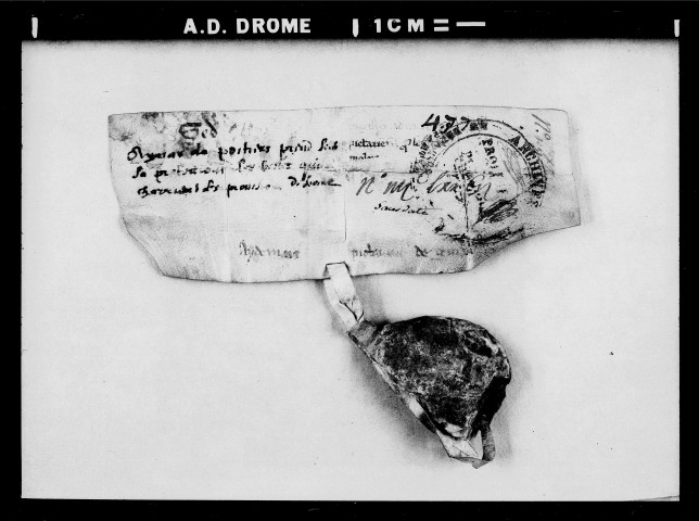 Donation par Aimard de Poitiers.