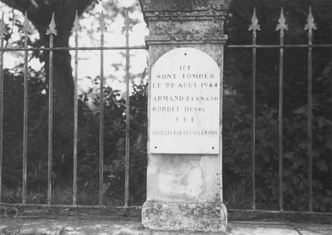 26. Brigade de La Bégude-de-Mazenc. Nature de la commémoration : stèle. Lieu : La Bégude-de-Mazenc, au carrefour entre la route nationale n°540 et la route départementale n°9. Nombre de victimes, fusillées : 2. Circonstances : otages FFI fusillés par les Allemands le 22 août 1944.