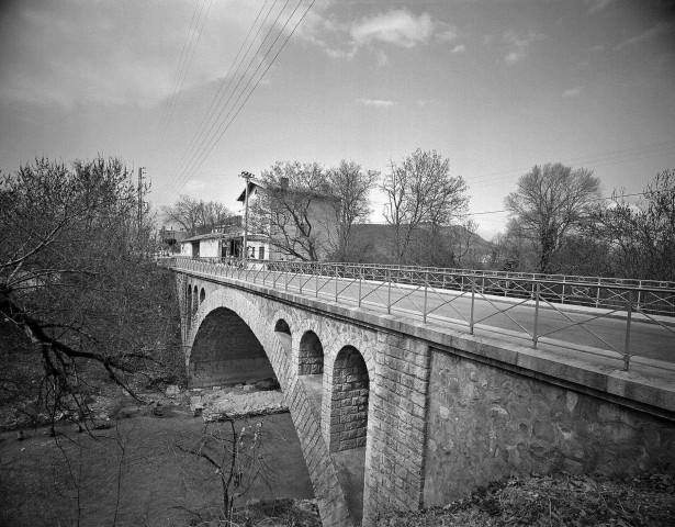 Mirabel-et-Blacons. - Pont sur la Gervanne.