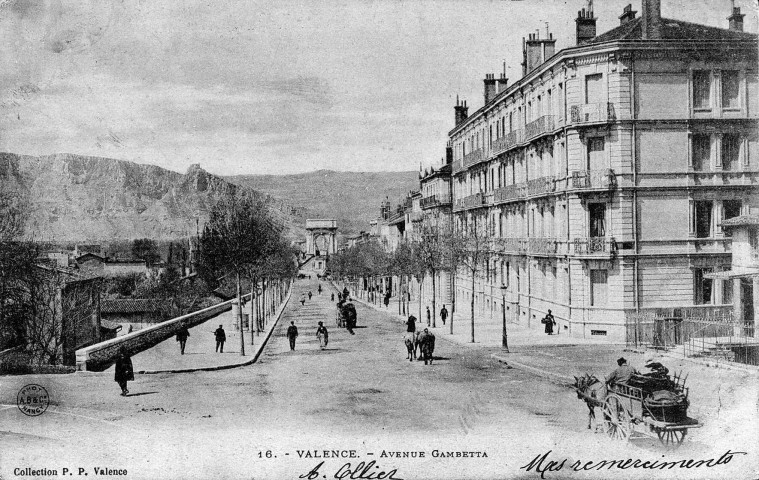 Valence.- L'avenue Gambetta avant les travaux d'élargissement et du pont de pierre.