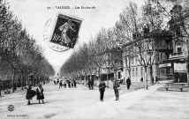 Valence.- Les boulevards, à droite la banque de France.