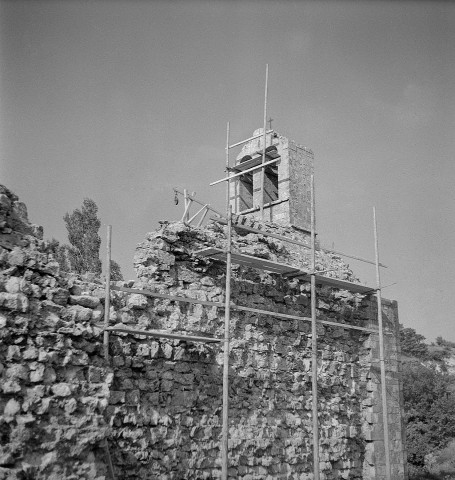 Aleyrac. - L'église Notre-Dame de l'ancien prieuré bénédictin, travaux des restauration.