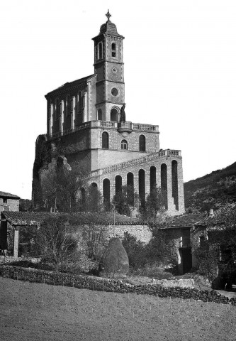 Pierrelongue.- La chapelle Notre-Dame de la Consolation.