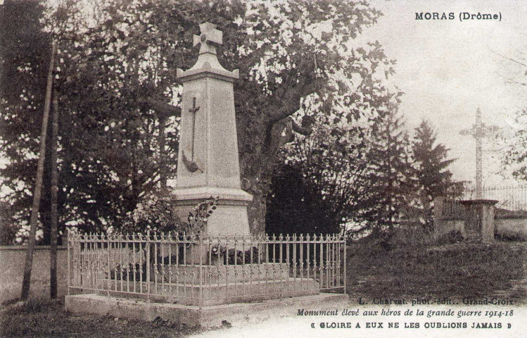 Le monument aux morts.