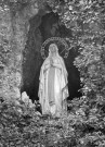 Montjoyer. - La statue de l'Immaculée Conception à l'abbaye Notre Dame d'Aiguebelle.