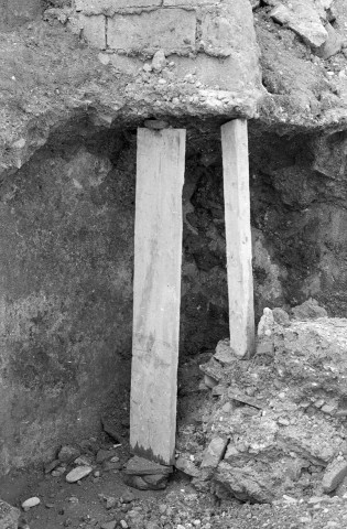 Valence.- Fouilles faites par le Club Archéologique Crouzet de février à mai 1977 sur le chantier du parking souterrain Belle Image.